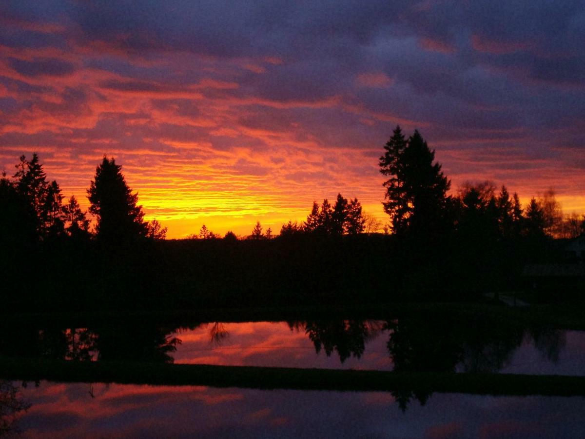 Lieux-Au-Lac Augignac Buitenkant foto