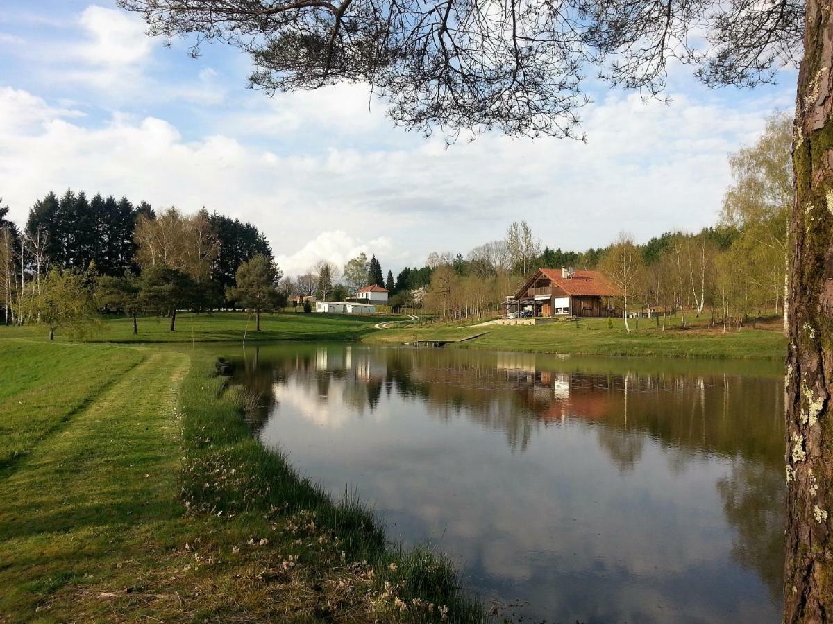 Lieux-Au-Lac Augignac Buitenkant foto